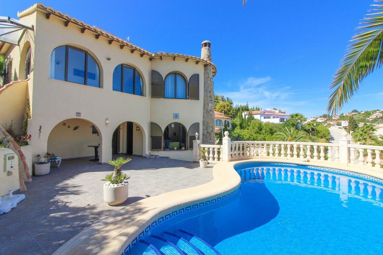 Camelias 38 Villa